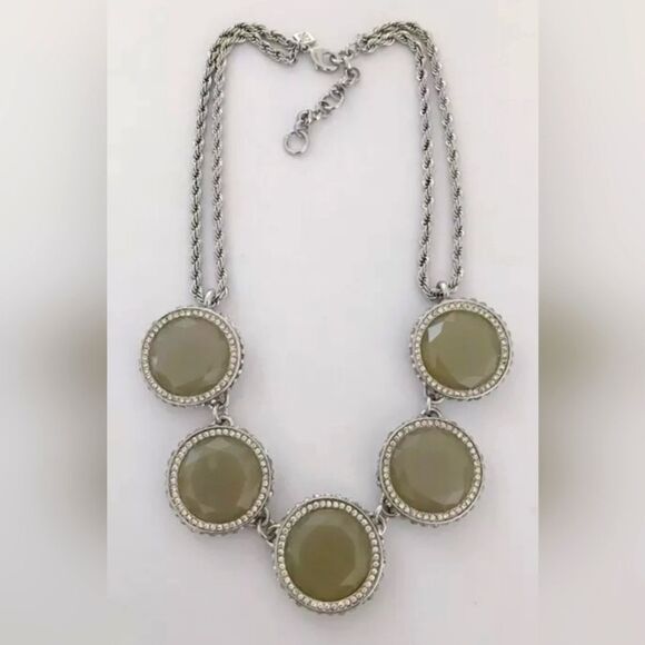 BANANA REPUBLIC SILVER TONE CUT CRYSTAL,RESIN 17"-19" NWIT BEIGE STATEMENT - Picture 1 of 2